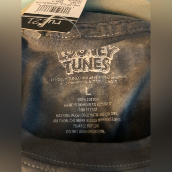 LOONEY TUNES TYE DYE GRAPHIC TEE SIZE: LARGE - Picture 6 of 7